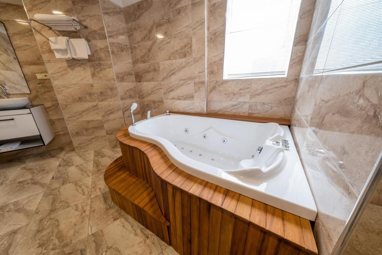 Istanbul Nova Hotel Esterno foto
